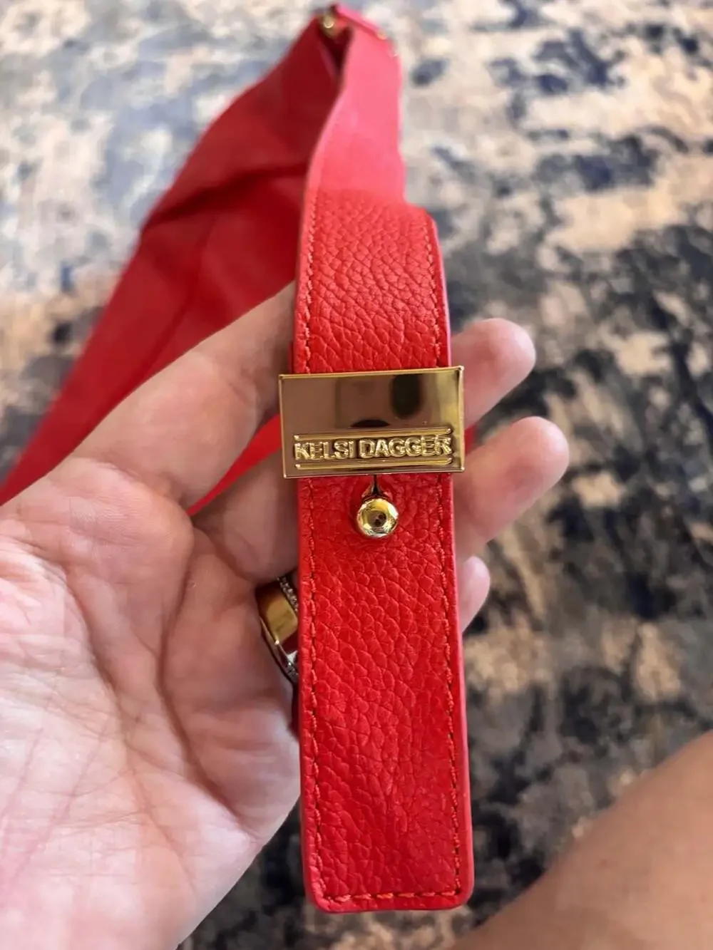 Kelsi Dagger red pebbled